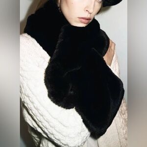 Zara Black Faux Fur Scarf/Stole